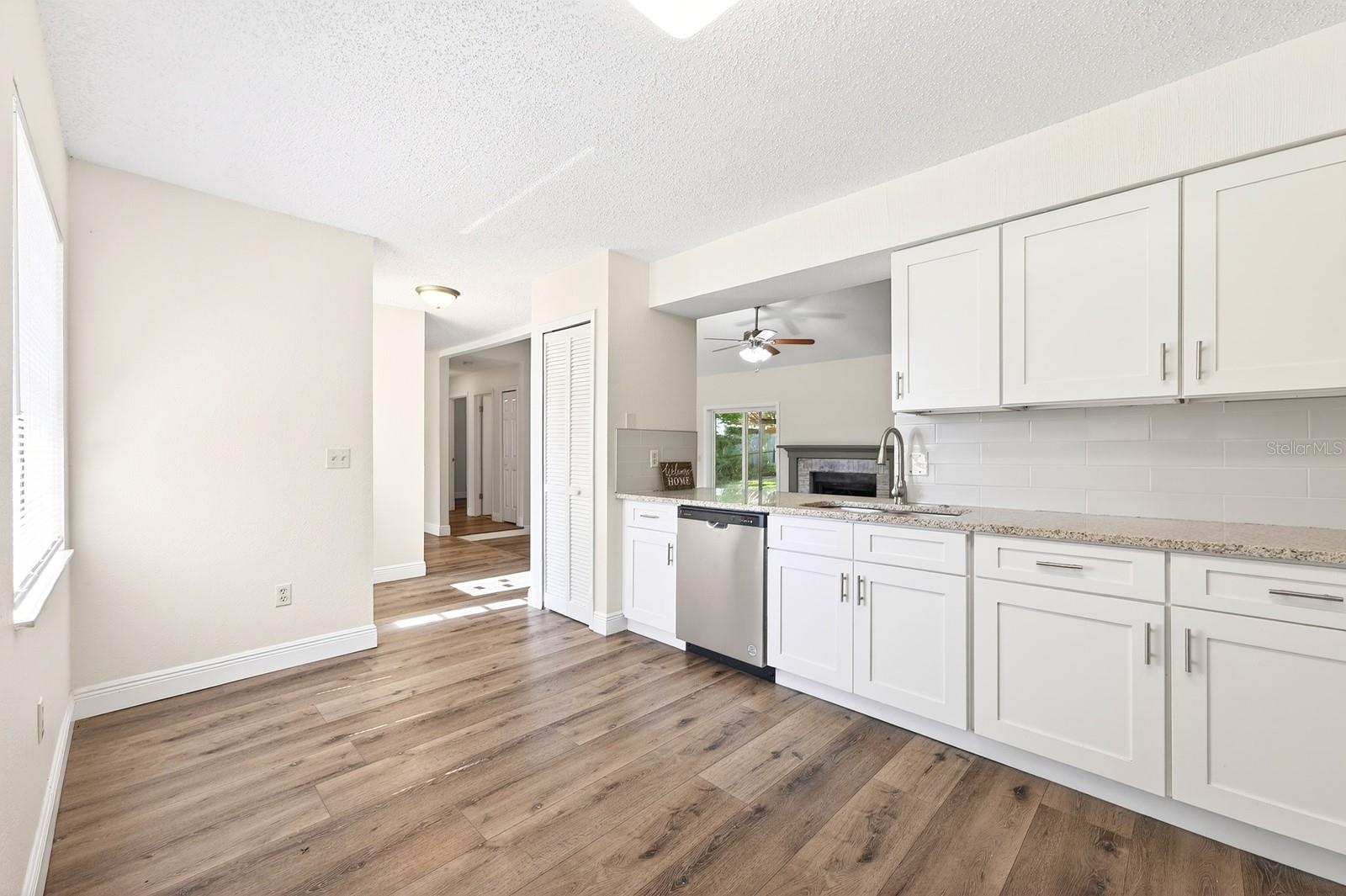 745 MENTMORE CIR — photo 9