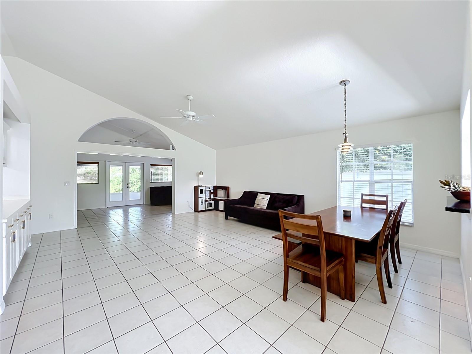 554 WHITTINGHAM PL — photo 11