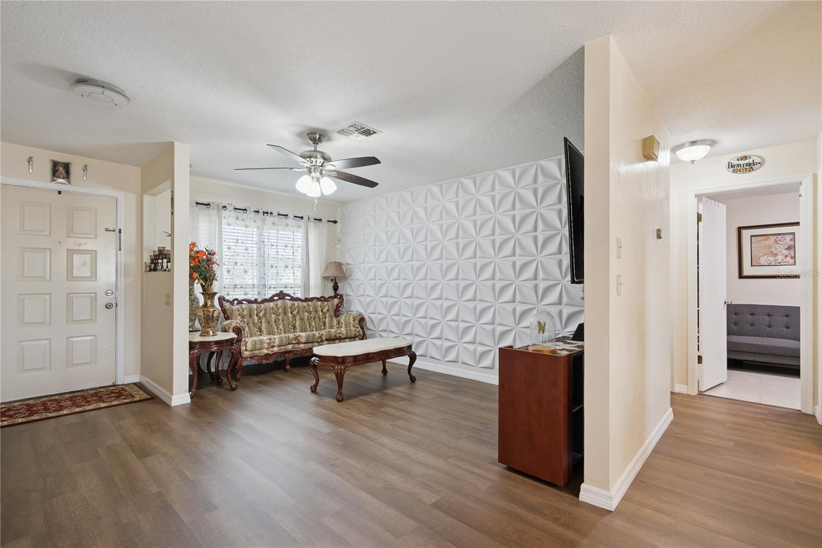 1405 CORONET DR — photo 5