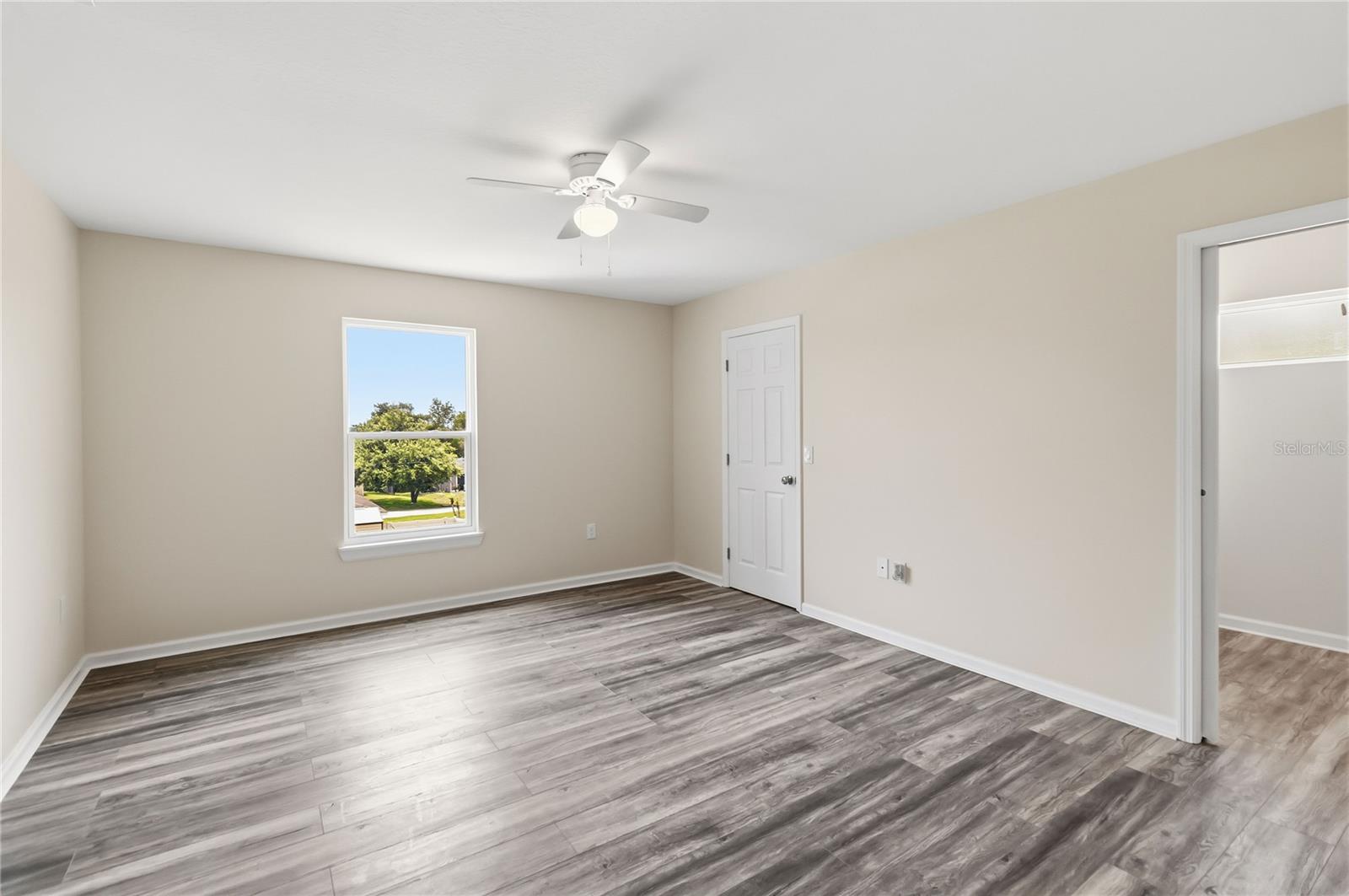 2242 N NORMANDY BLVD — photo 11