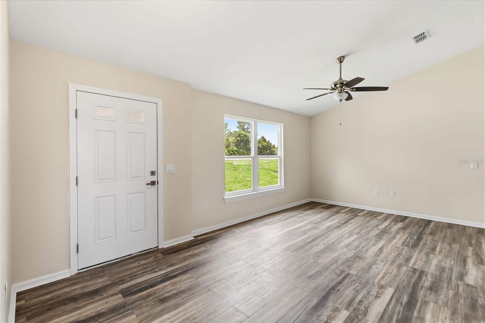 2242 N NORMANDY BLVD — photo 4