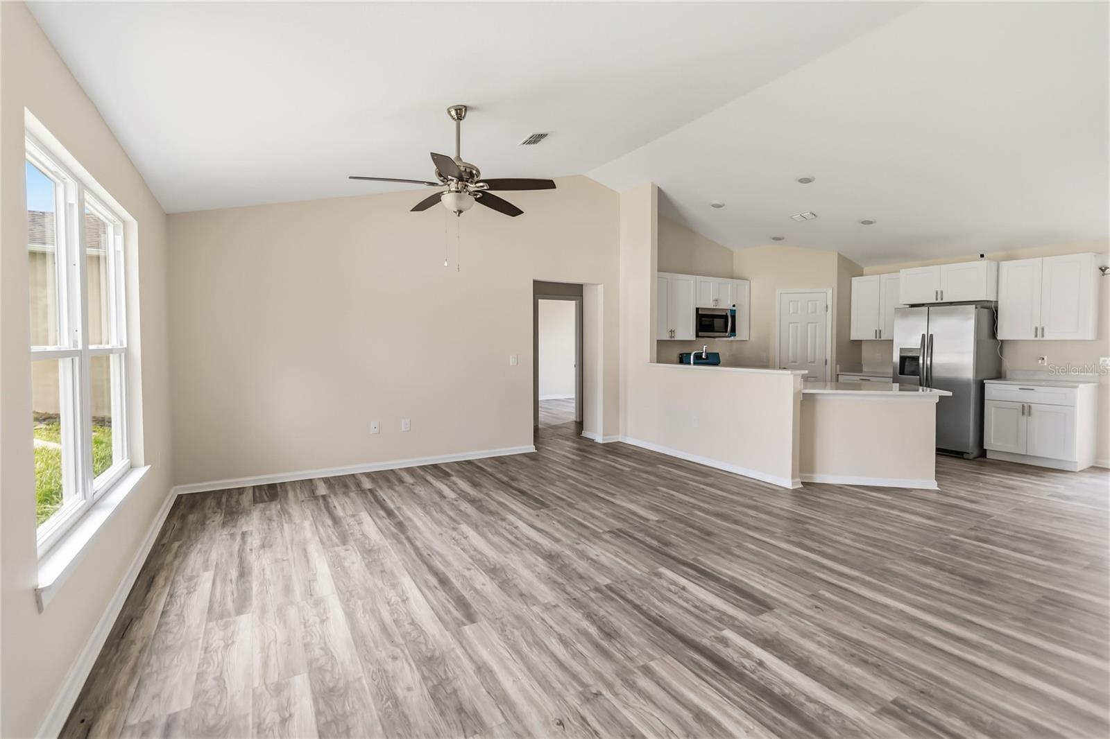 2242 N NORMANDY BLVD — photo 5
