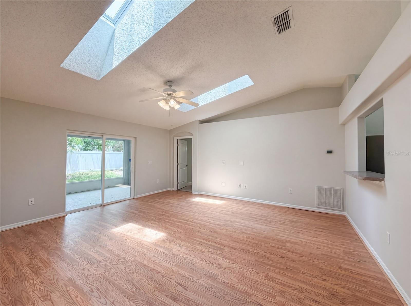 1360 WILDBERRY LN — photo 8