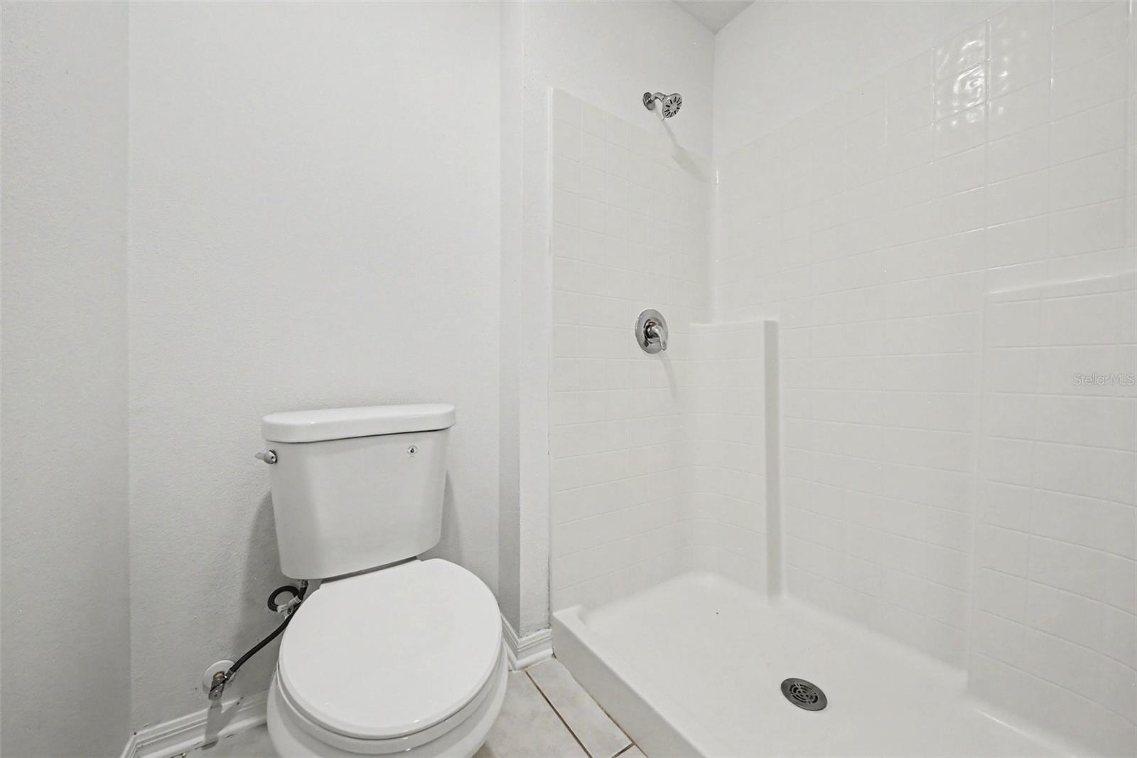 332 MCKAY BLVD — photo 7