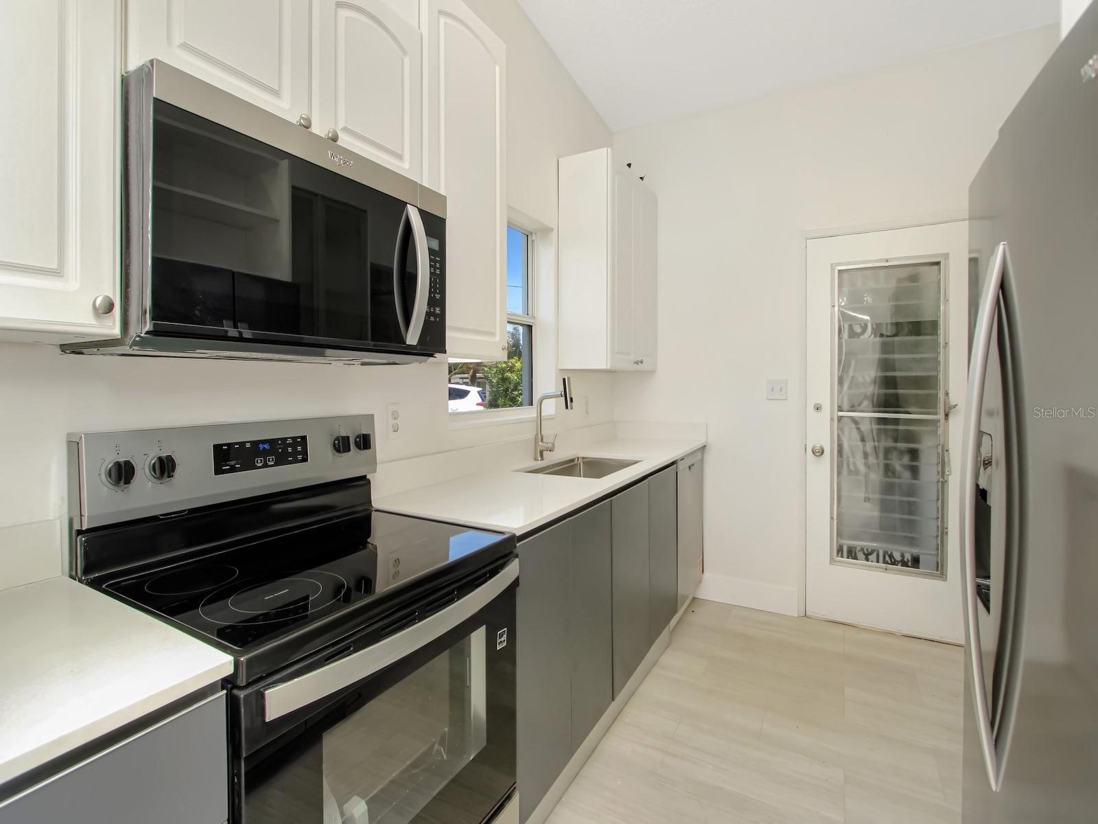 342 BOYLSTON AVE — photo 7