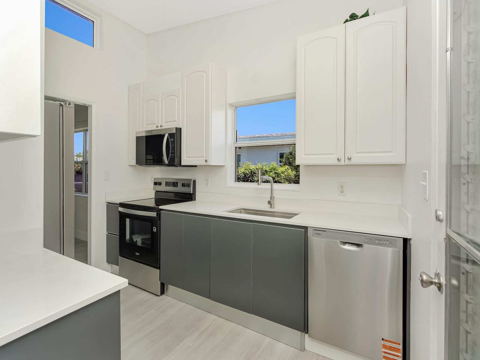 342 BOYLSTON AVE — photo 9