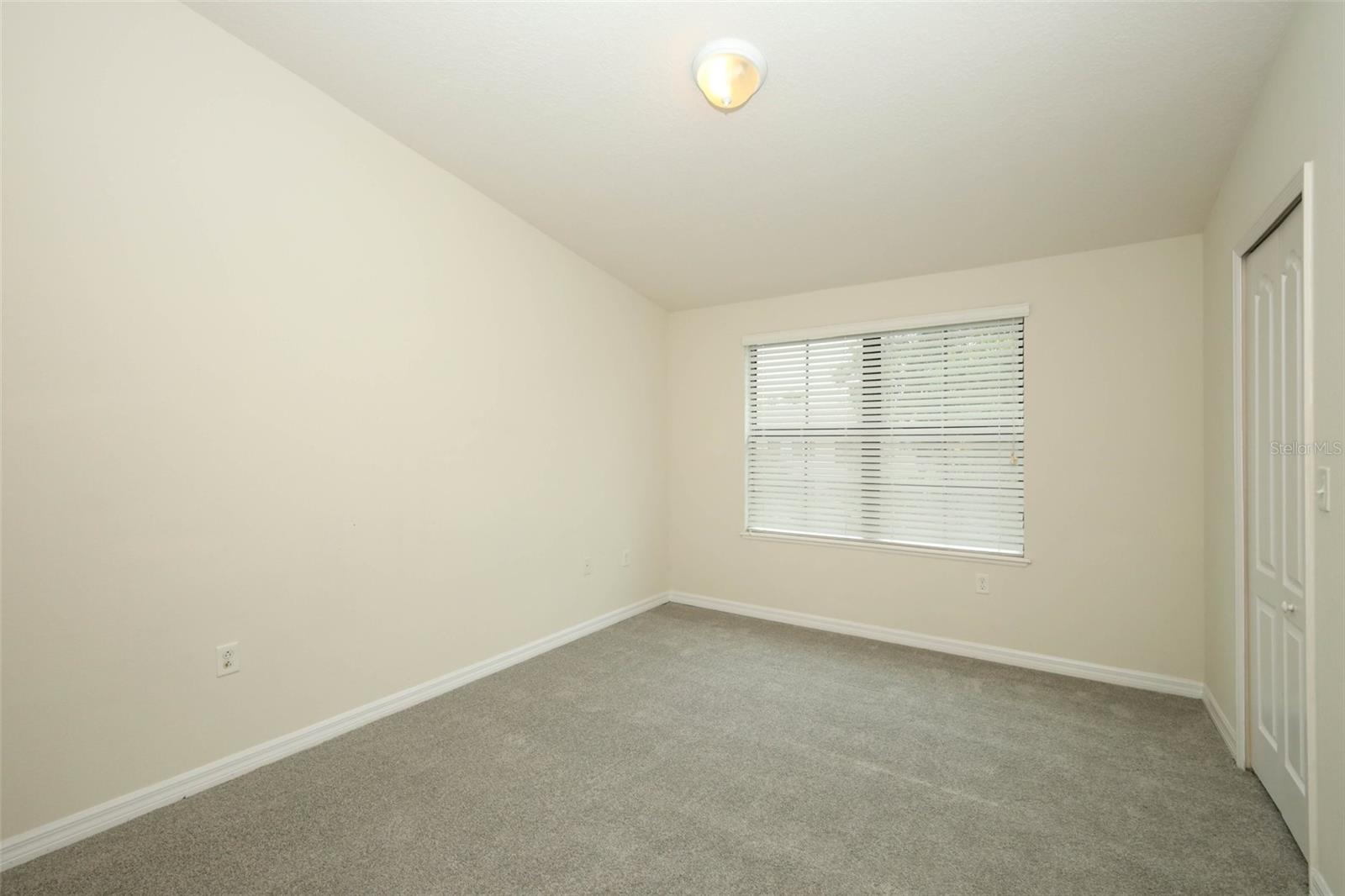 5221 WINDSOR LAKE CIR — photo 10