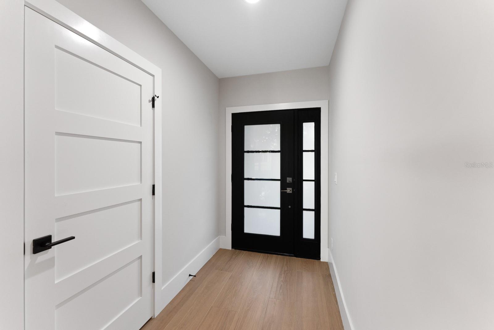 455 RIVERVIEW AVE — photo 10