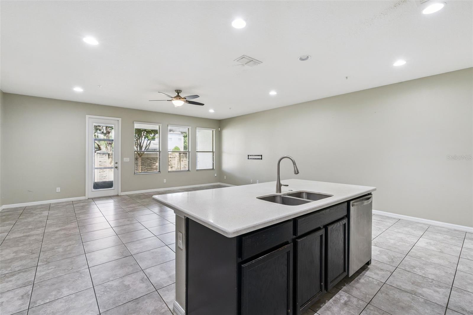 618 MERRY BROOK CIR — photo 4