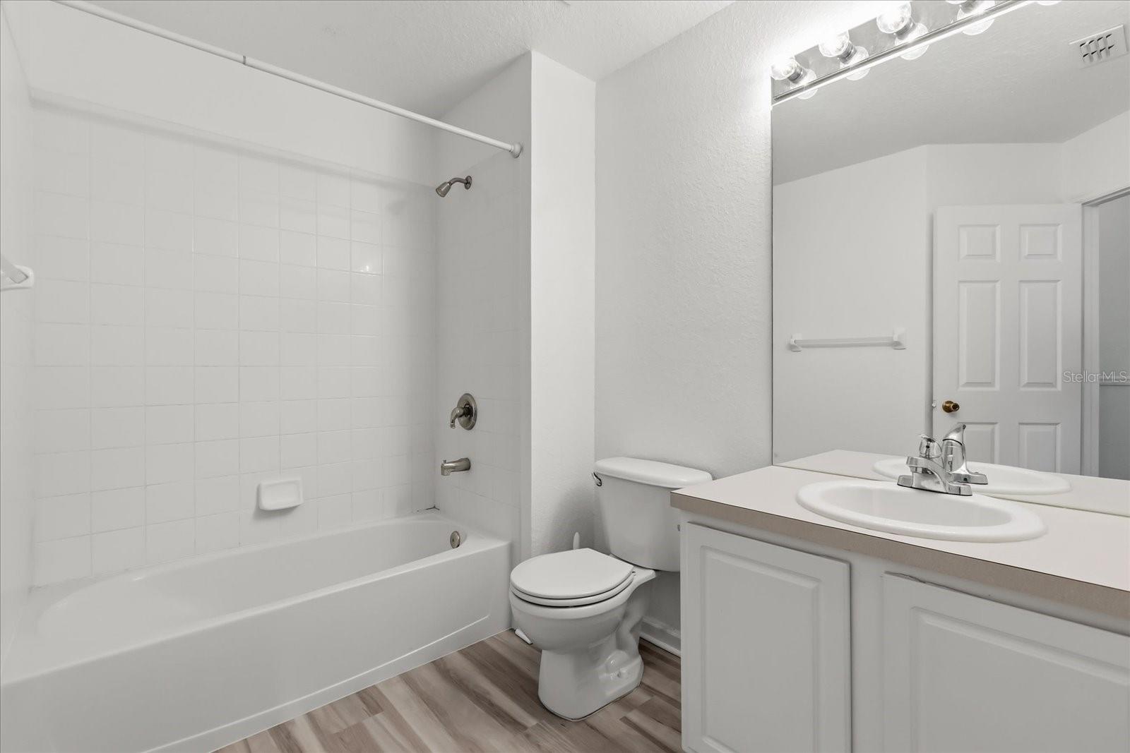 5012 HAWKSTONE DR — photo 12