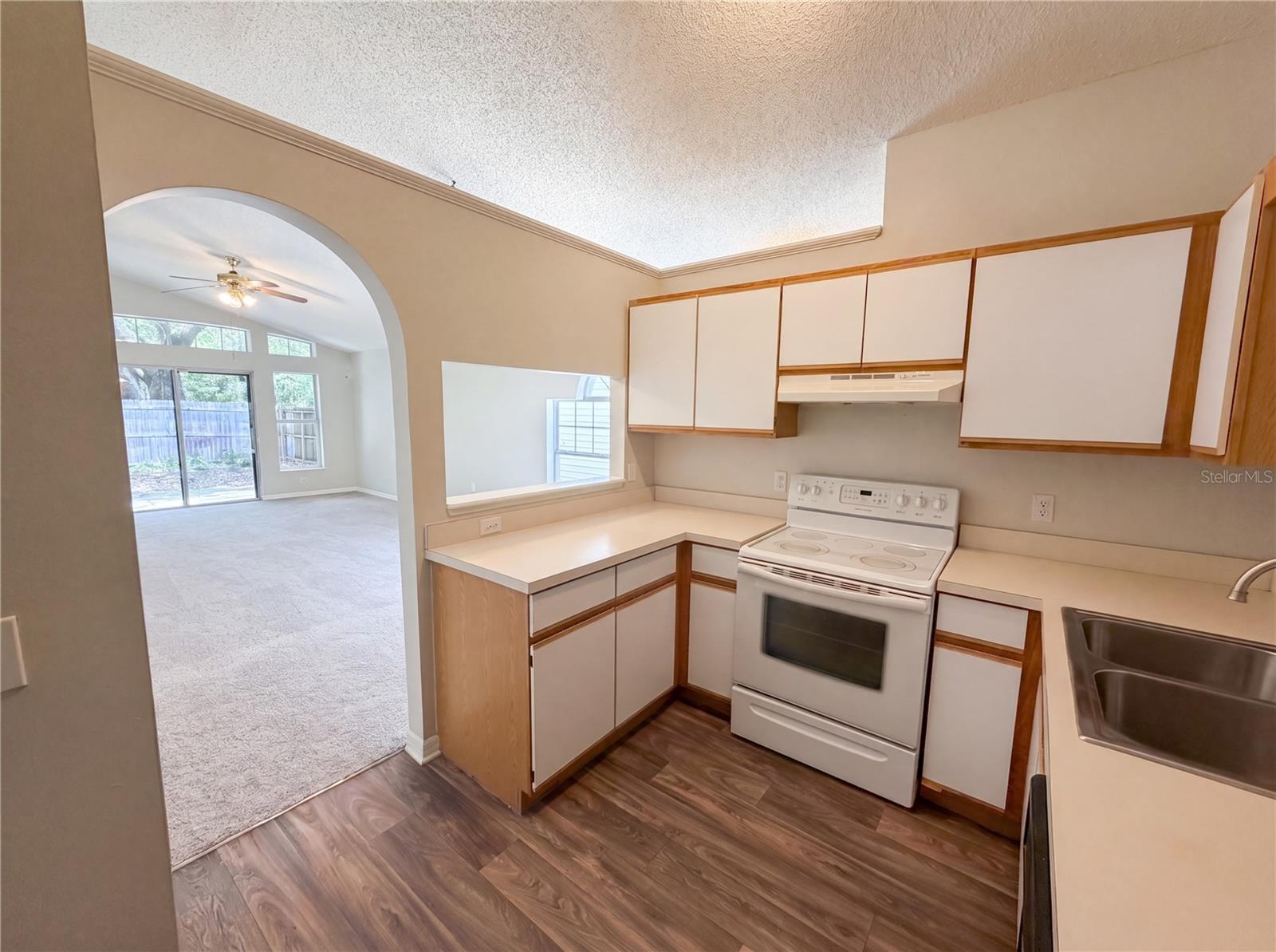 114 PAMALA CT — photo 8