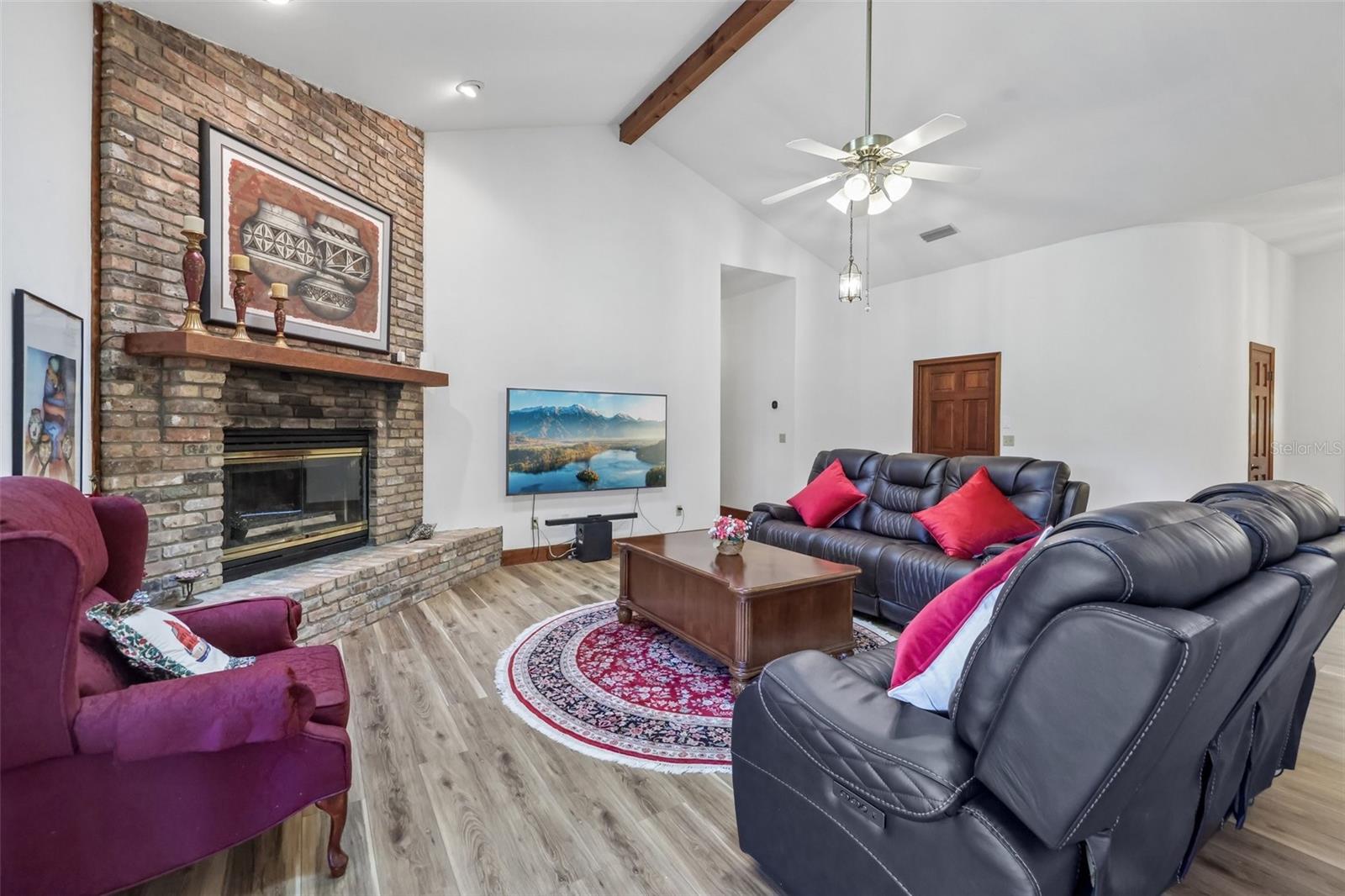 235 ANN RUSTIN DR — photo 8