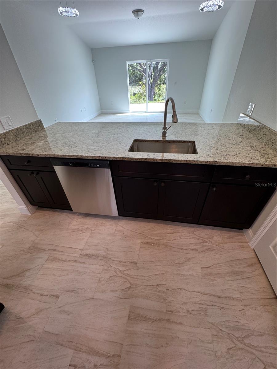 2452 AINSWORTH AVE — photo 11