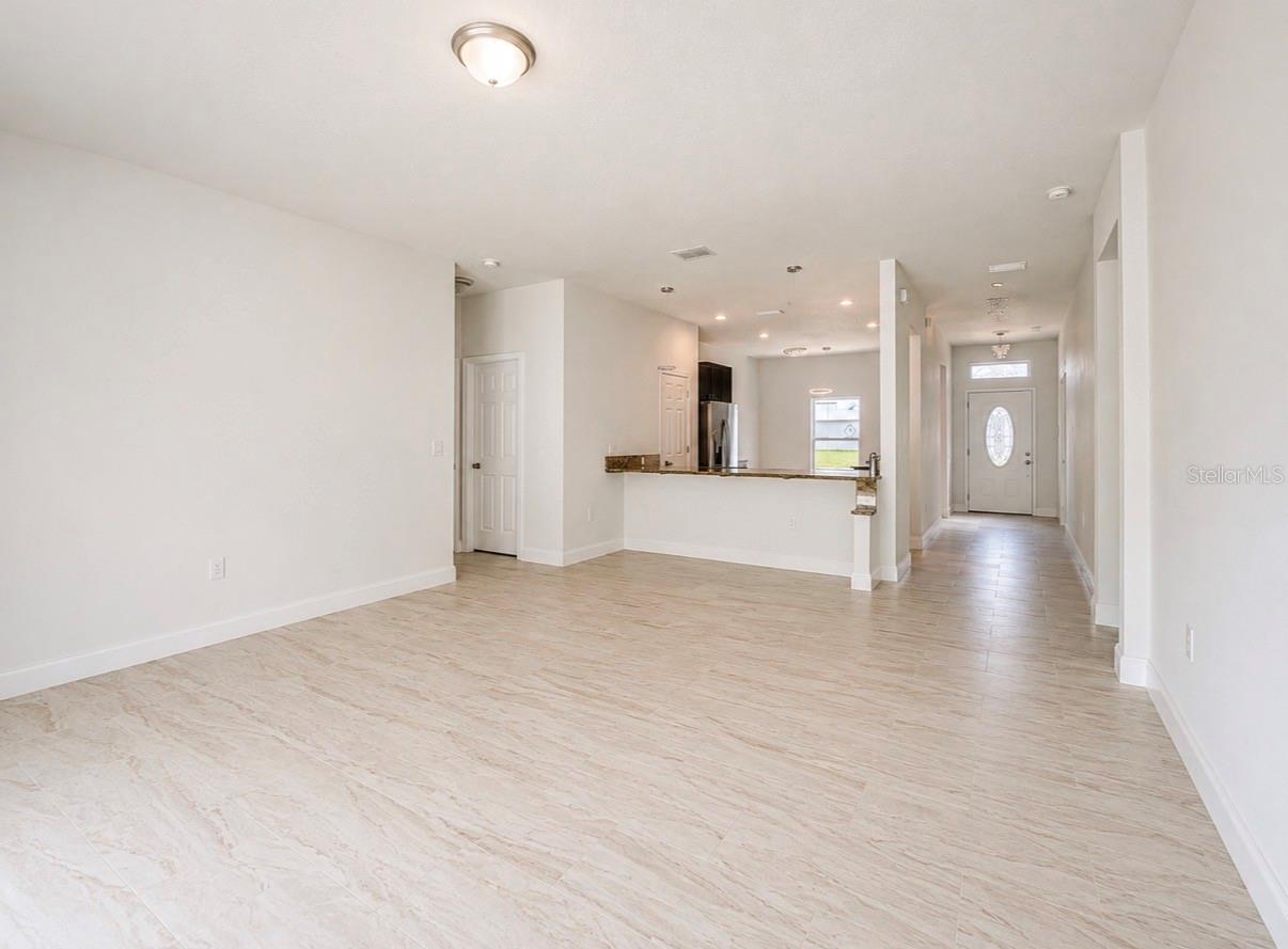 2888 FOXDALE DR — photo 7