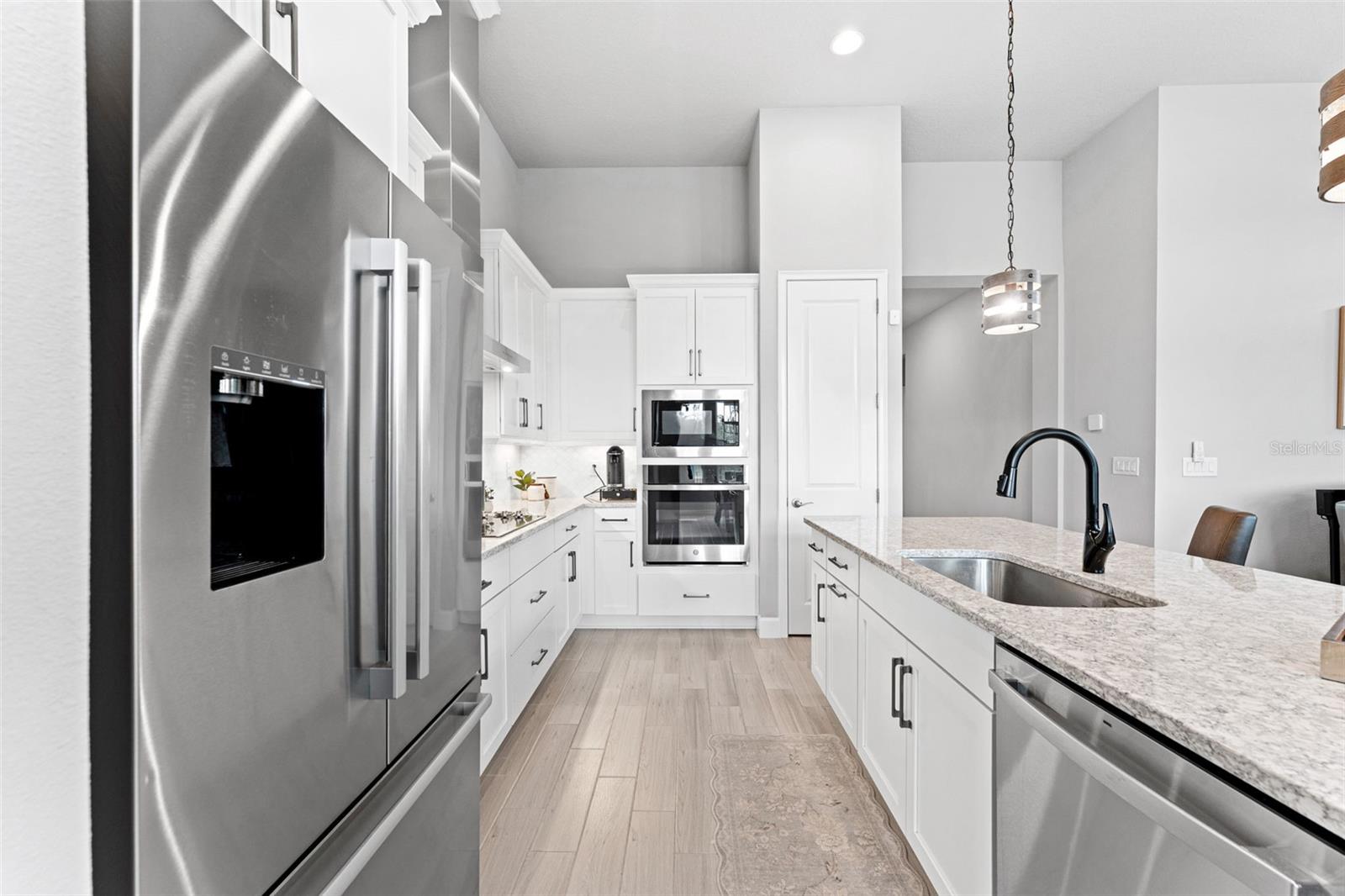257 MOSAIC BLVD — photo 11