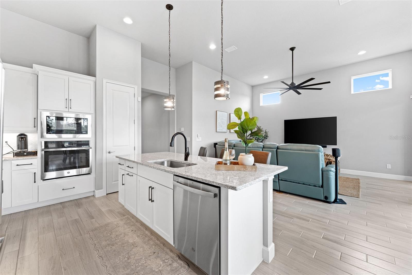 257 MOSAIC BLVD — photo 12