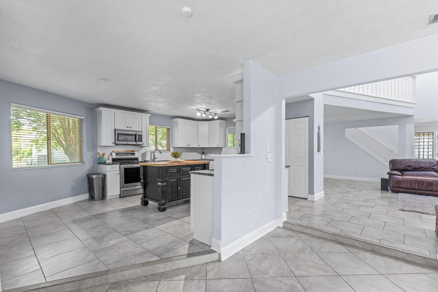 82 KINGSLEY PL — photo 12