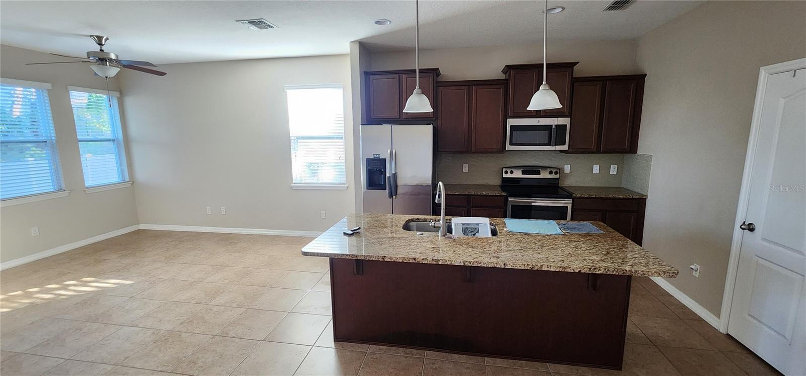 1111 PETERSON PL — photo 9