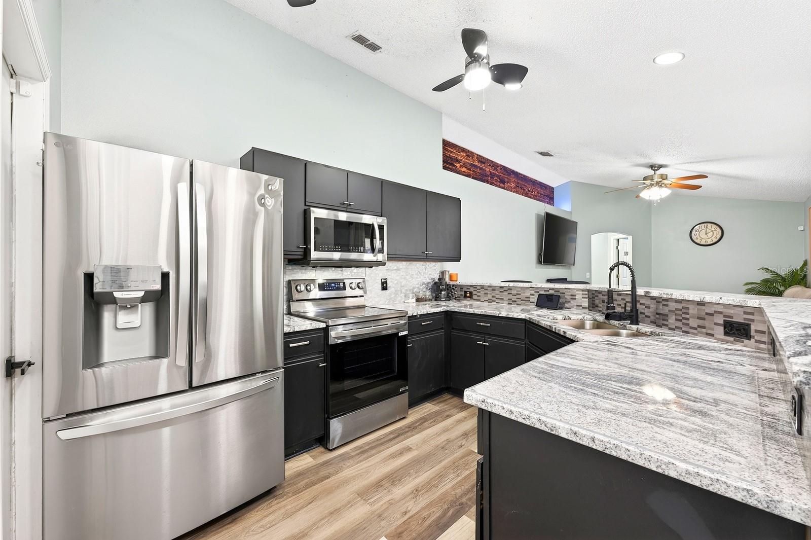 3147 UTAH DR — photo 2