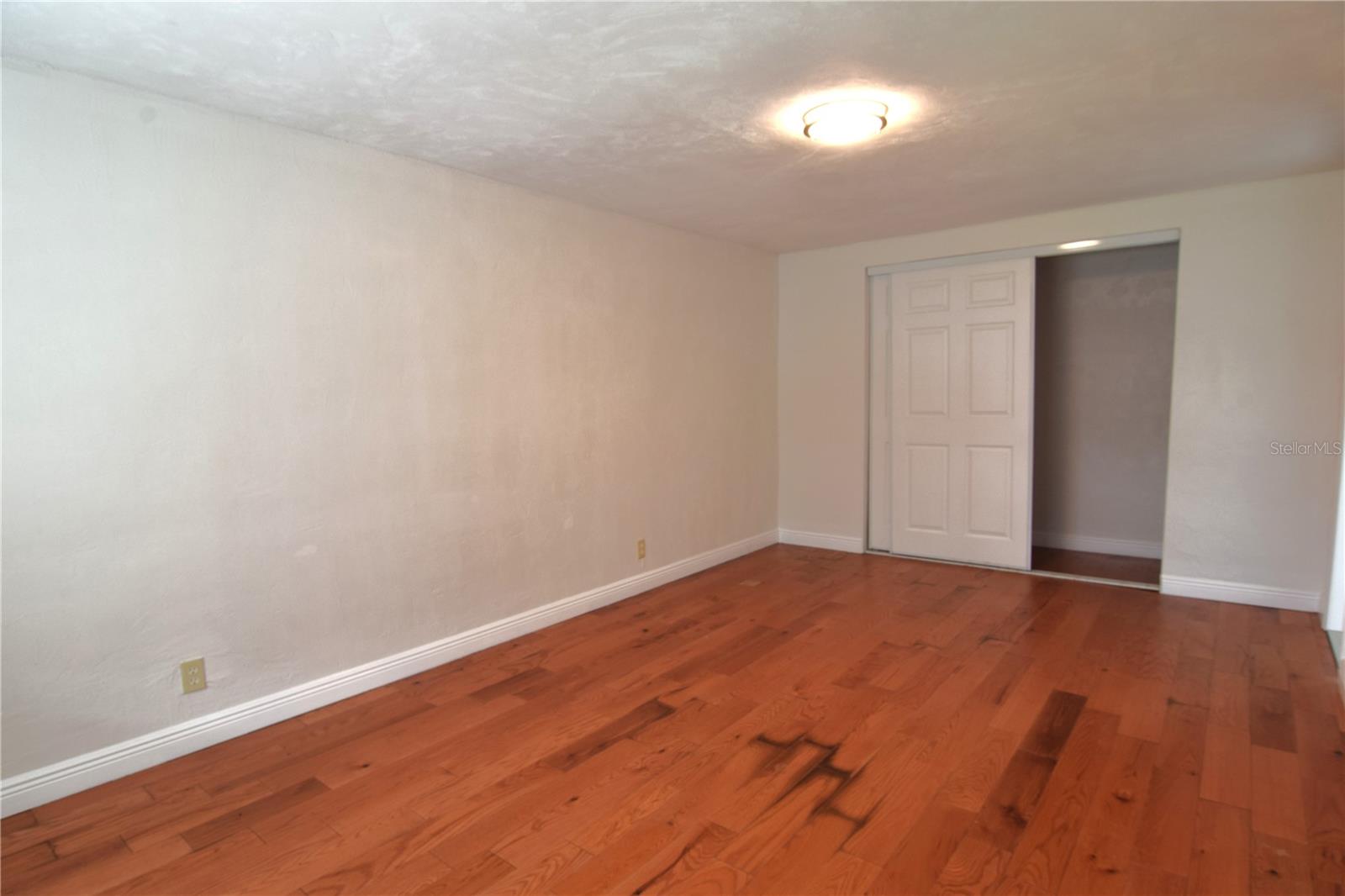 941 HARTFORD AVE — photo 2
