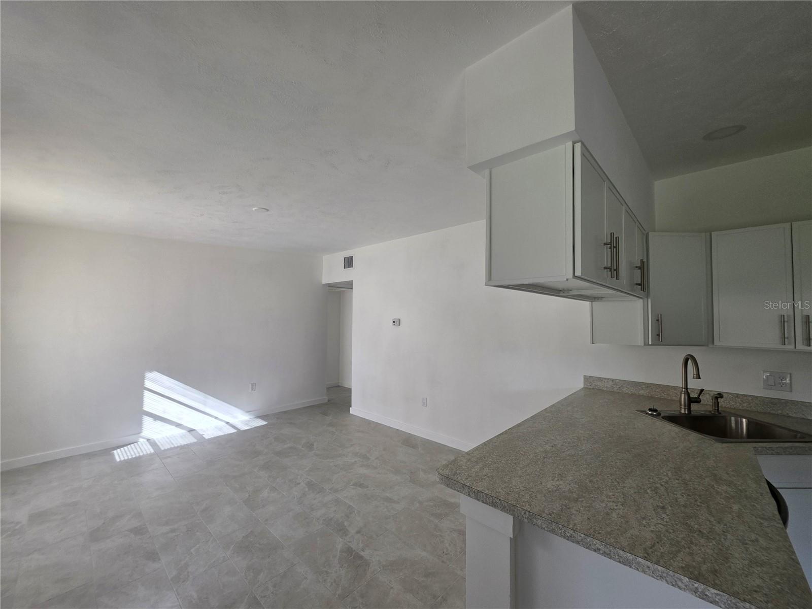 219 HAYS DR — photo 2