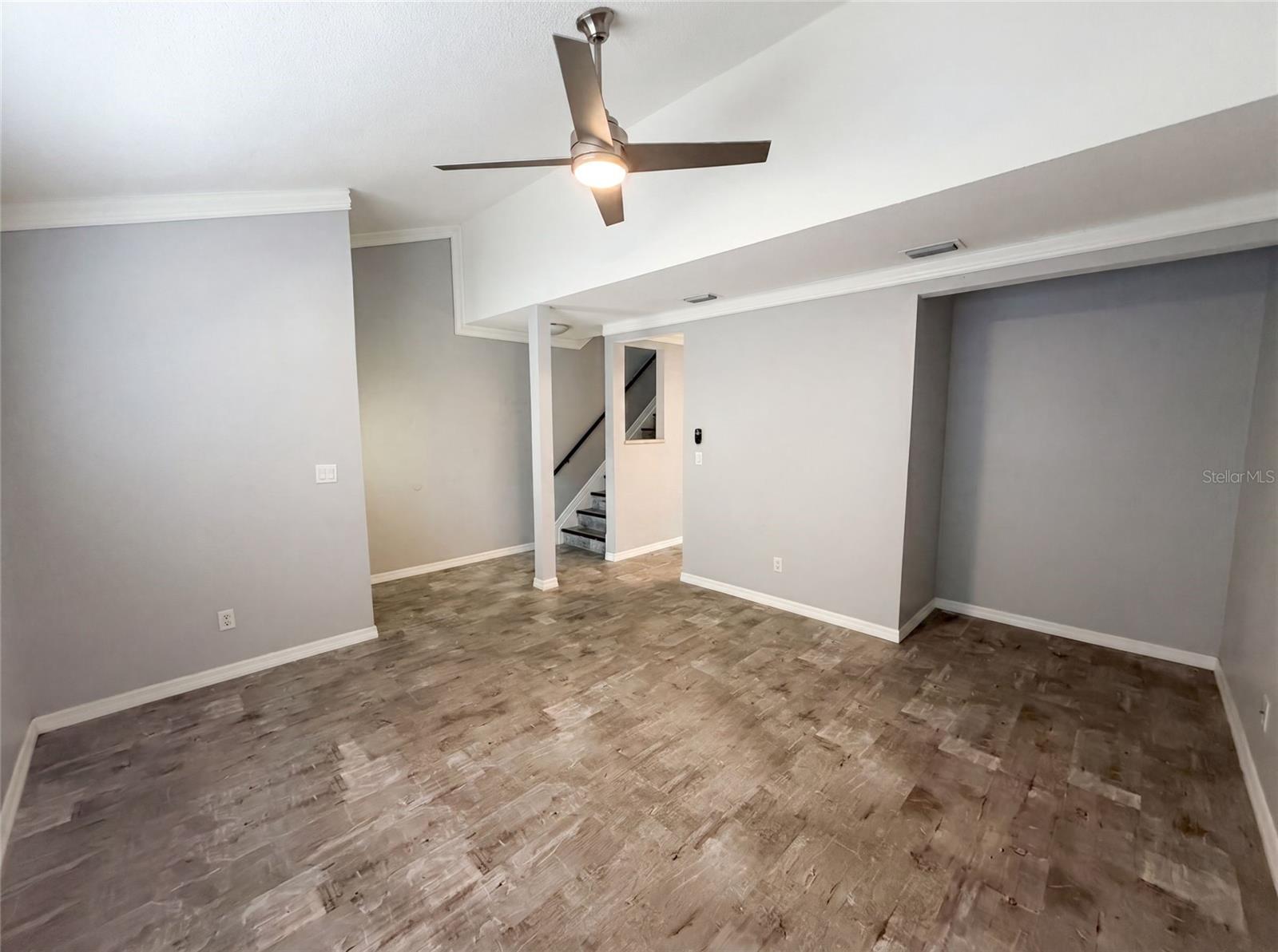 2308 S PARK AVE — photo 3