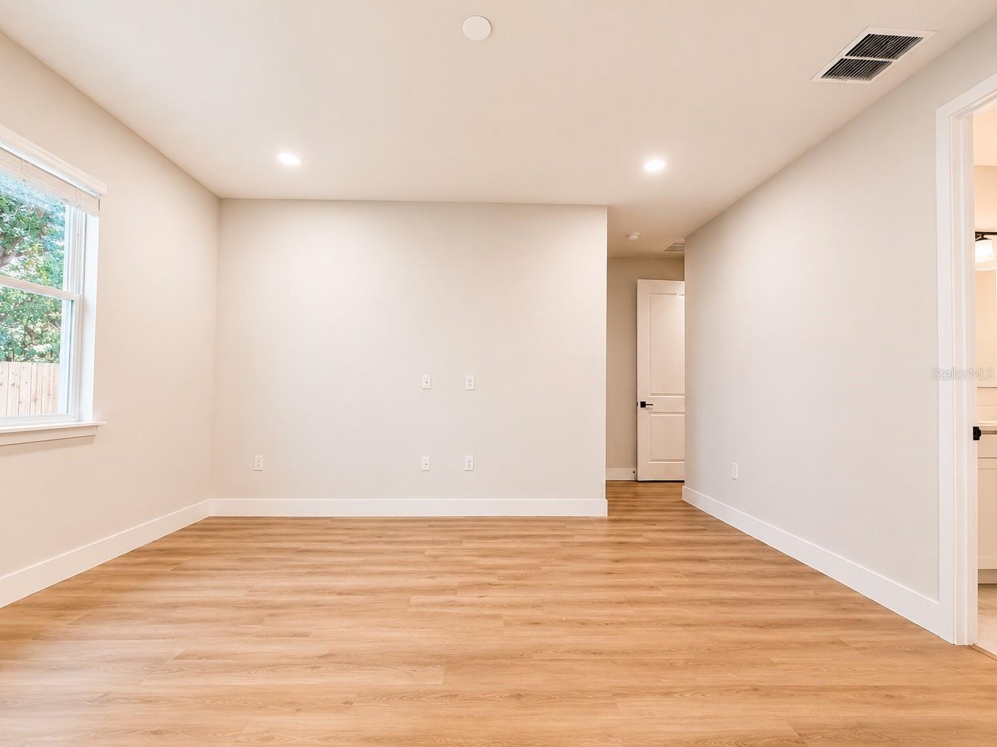 807 SANTA BARBARA DR — photo 11