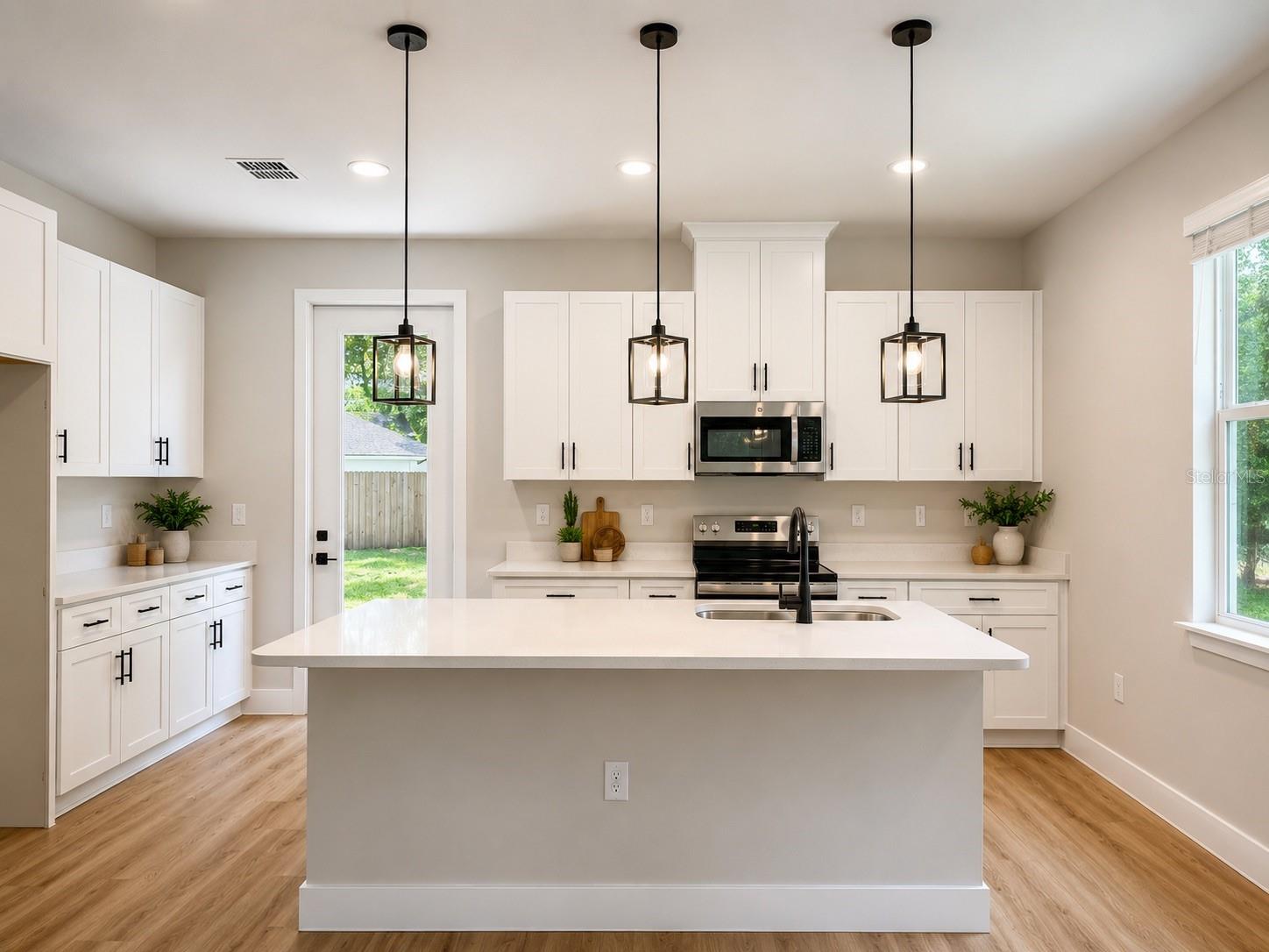 807 SANTA BARBARA DR — photo 10