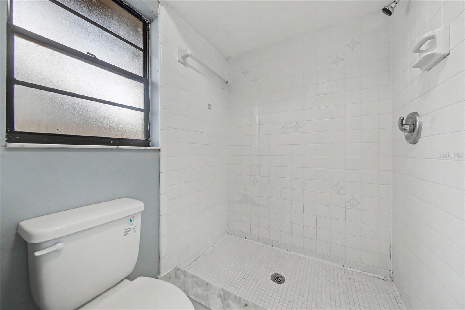 840 RAYSTON ST — photo 9
