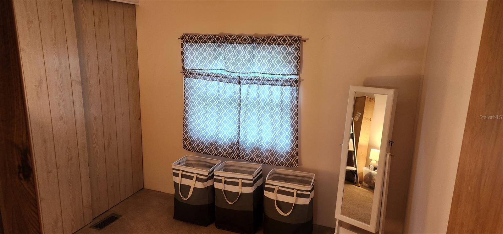 121 PINE TREE DR — photo 12