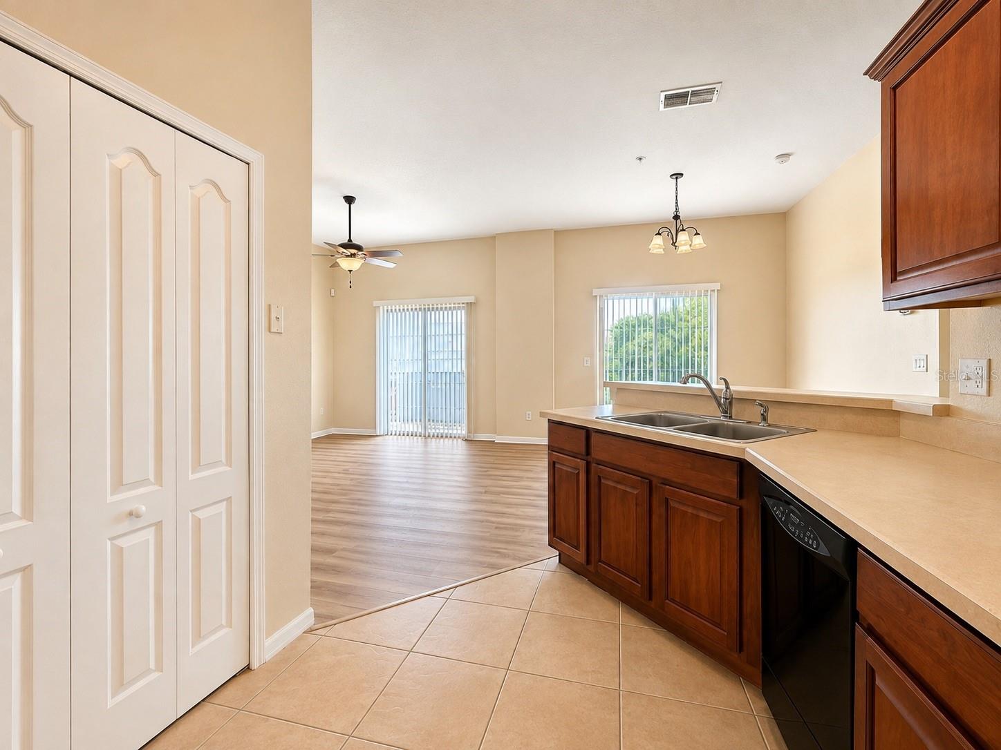 2210 SAN JACINTO CIR — photo 8