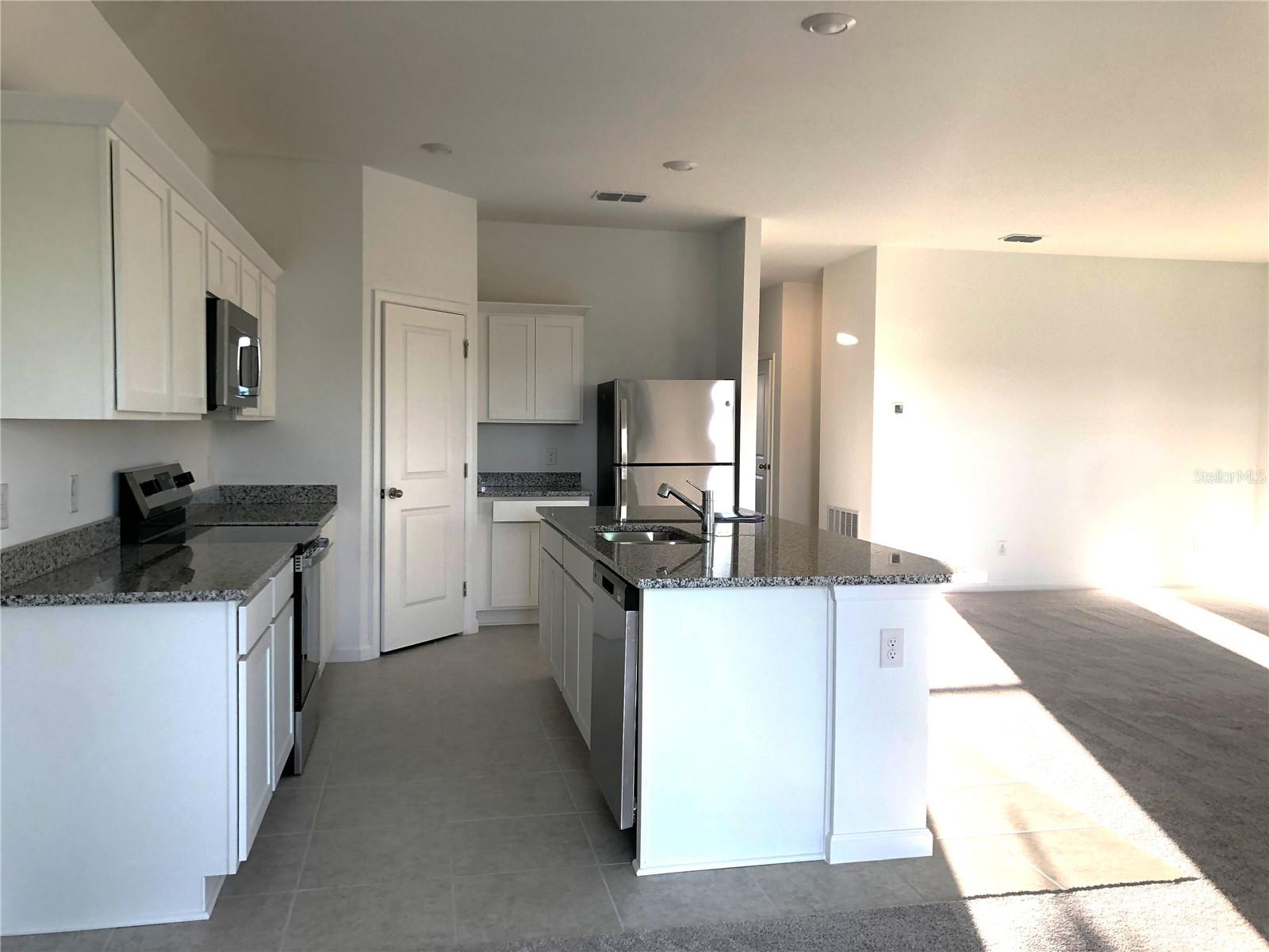 1314 DALKEITH CV — photo 12