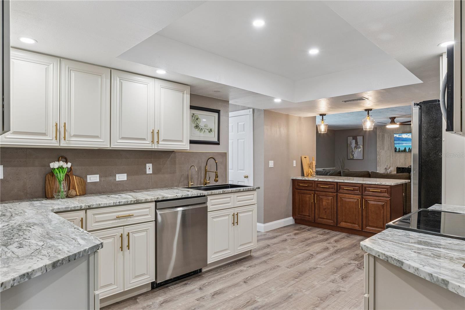 537 PELICAN BAY DR — photo 12