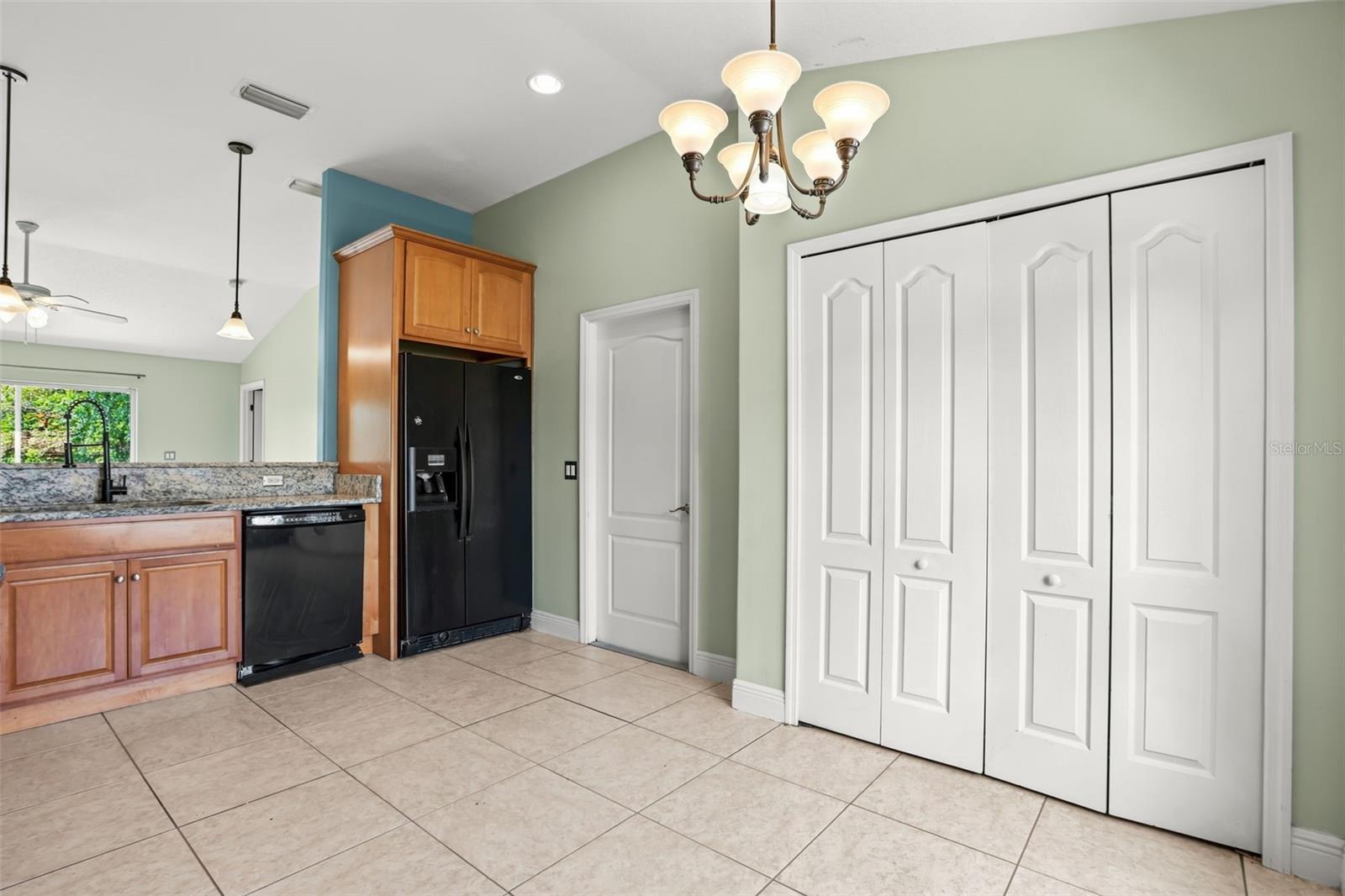 2063 MONTEREY DR — photo 7