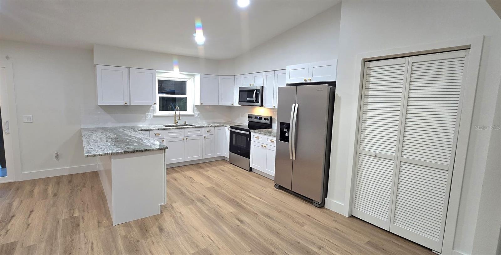 725 TULIP CT — photo 11