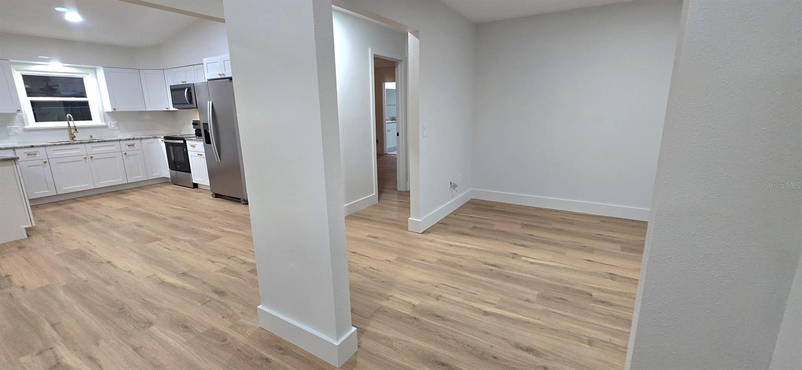 725 TULIP CT — photo 10