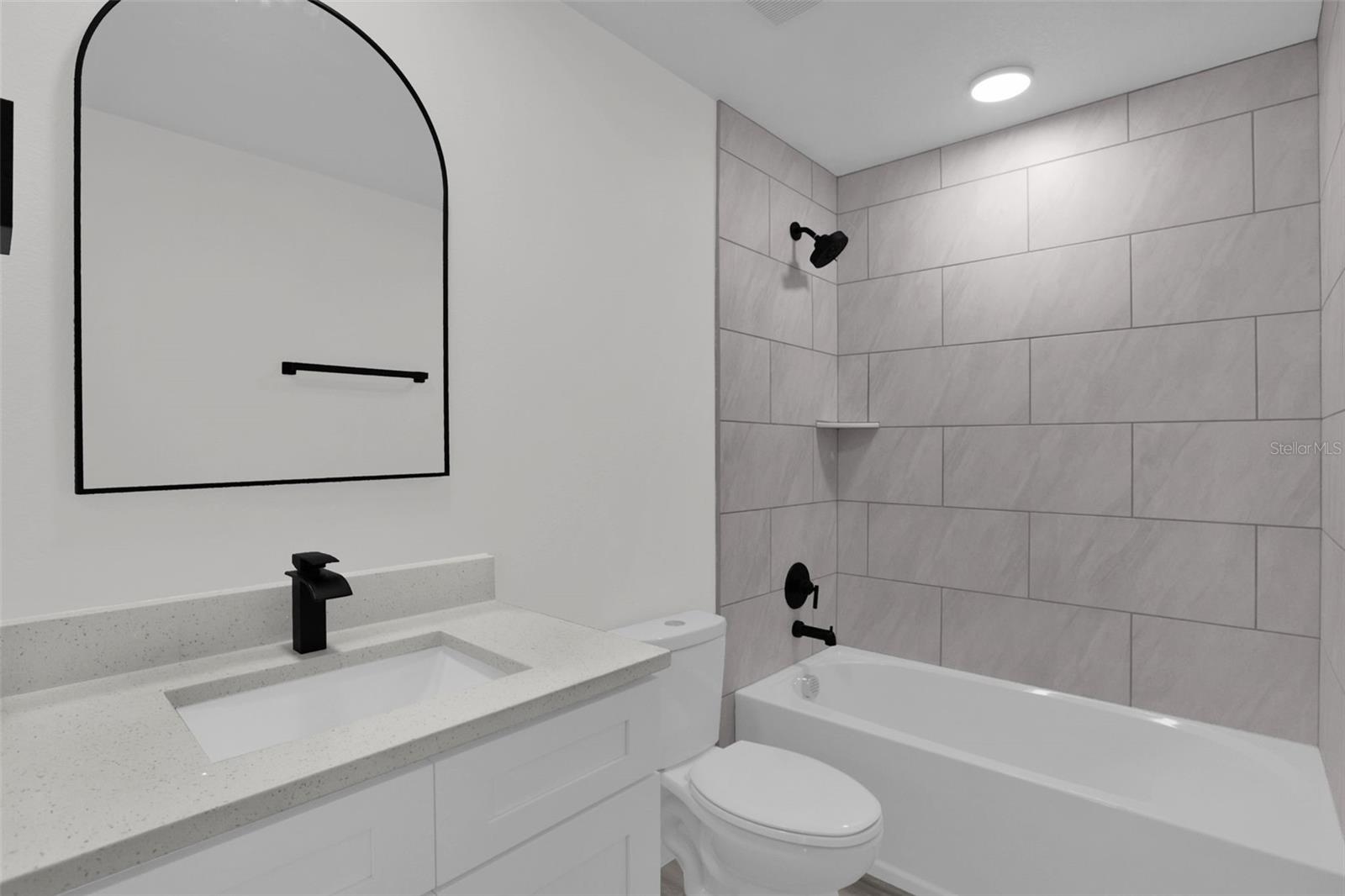 1704 W 15TH ST — photo 12