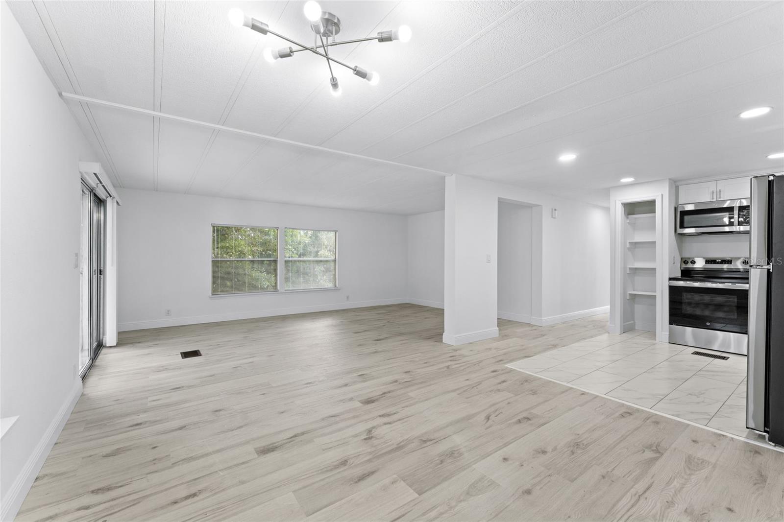 130 FLORENCE BLVD — photo 5