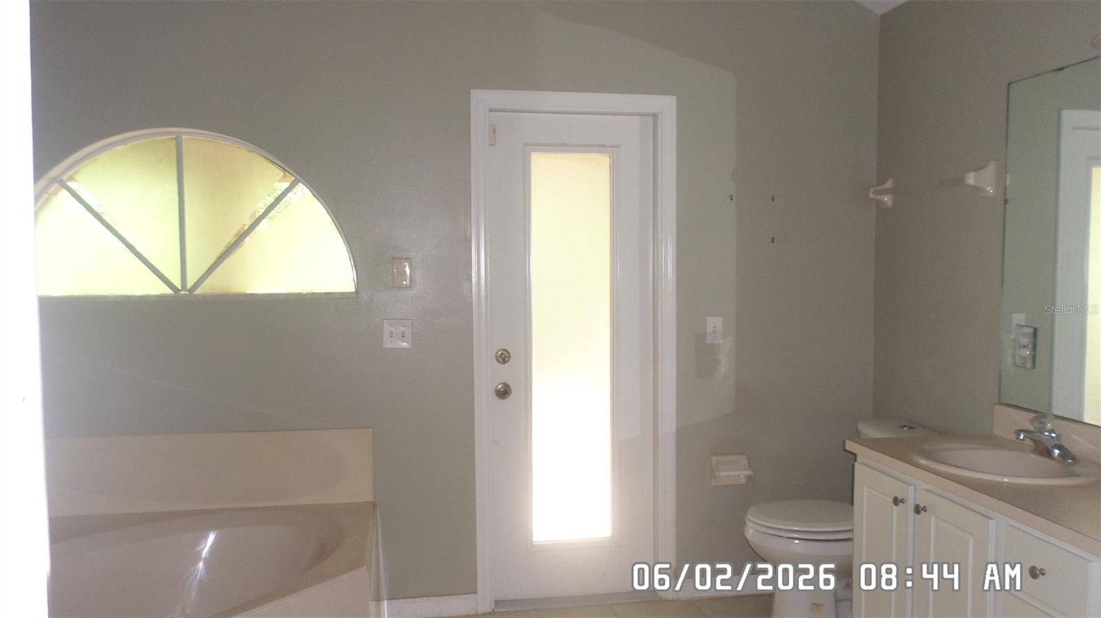 1638 W AKRON DR — photo 6