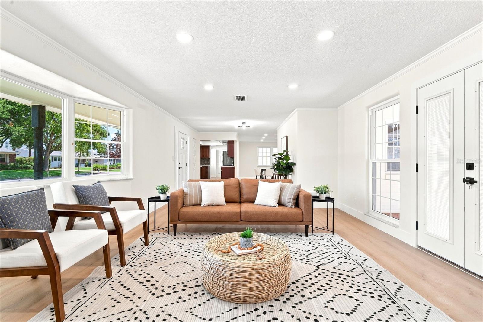 102 ANN RUSTIN DR — photo 8