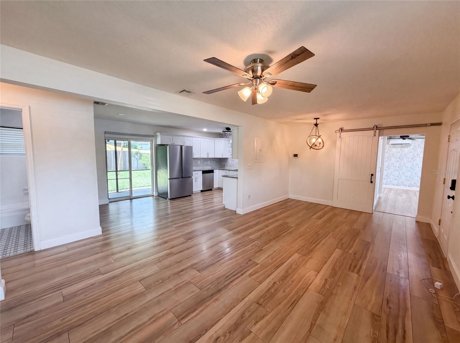 2242 E DANA DR — photo 9