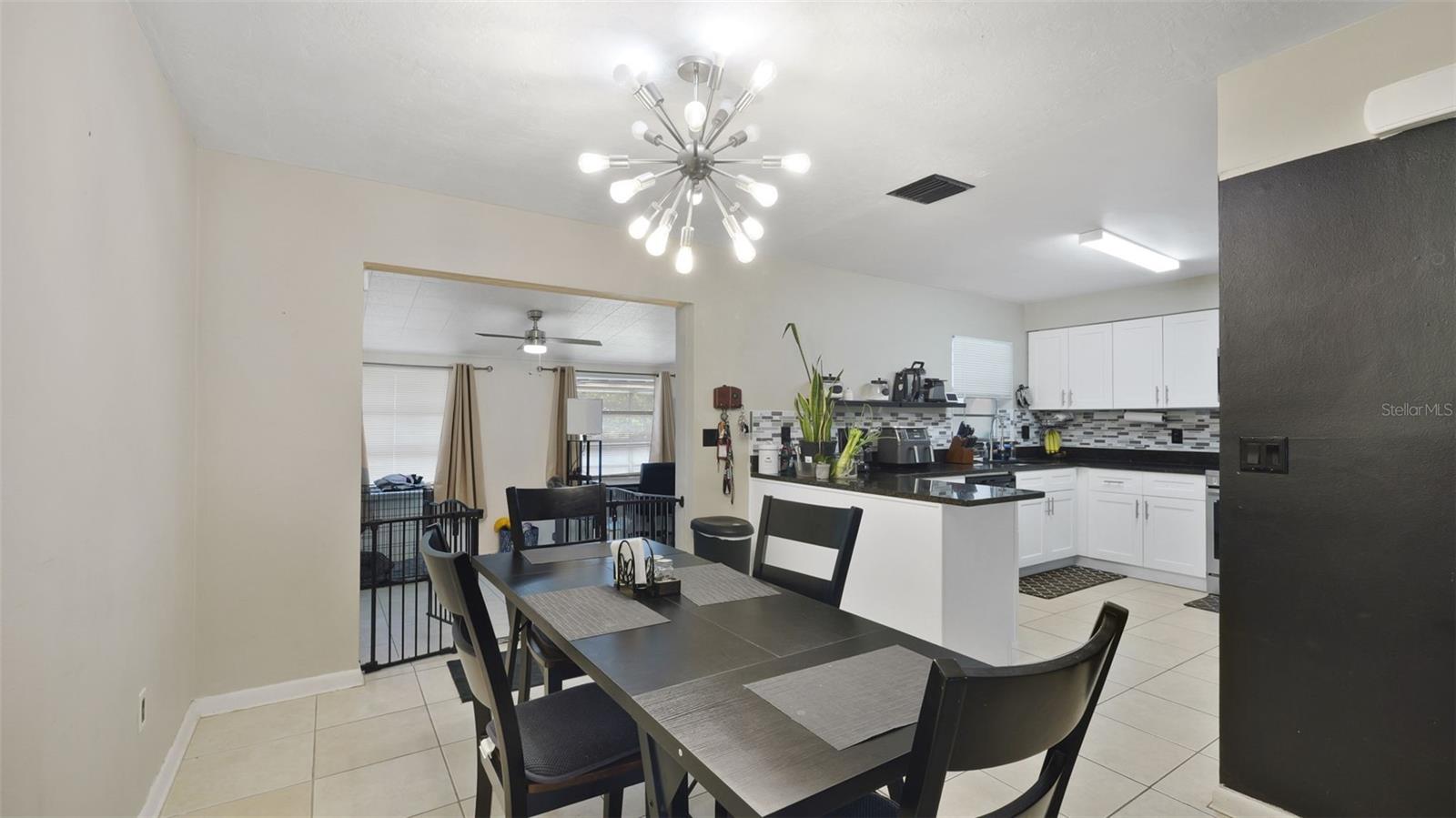 1460 E LOMBARDY DR — photo 10