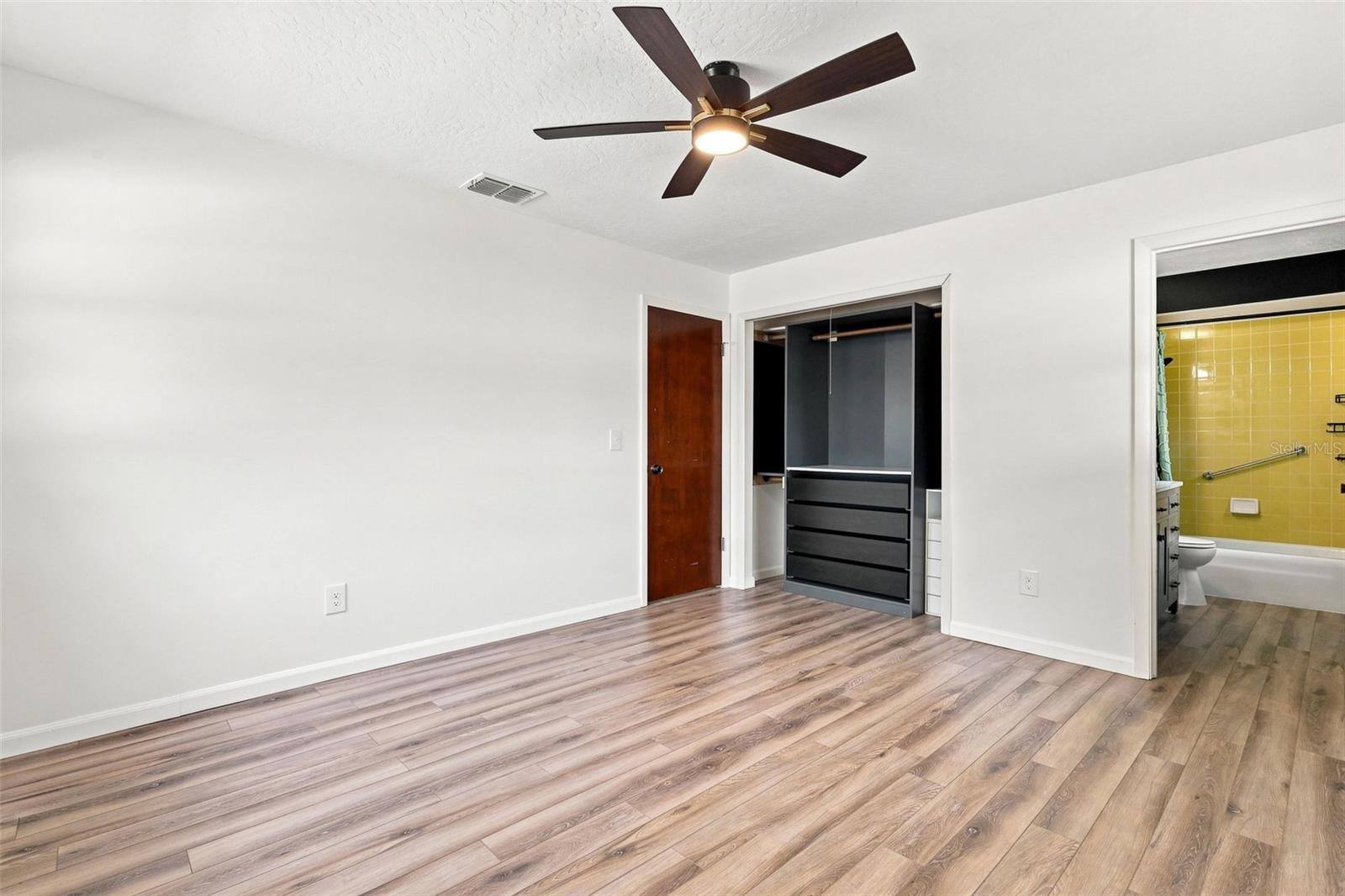 1441 NE OLD MILL DR — photo 11