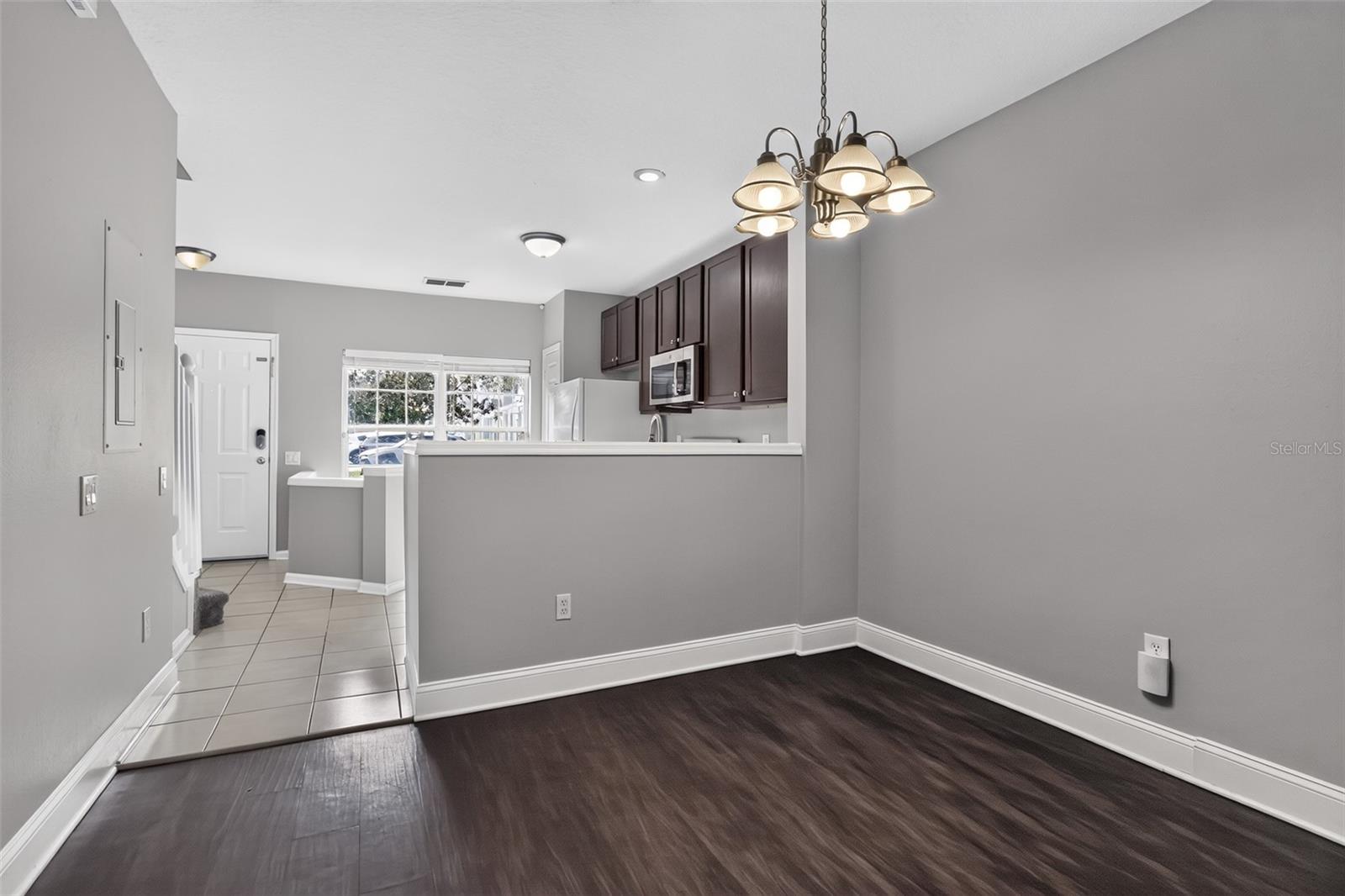 866 VINELAND PL — photo 8