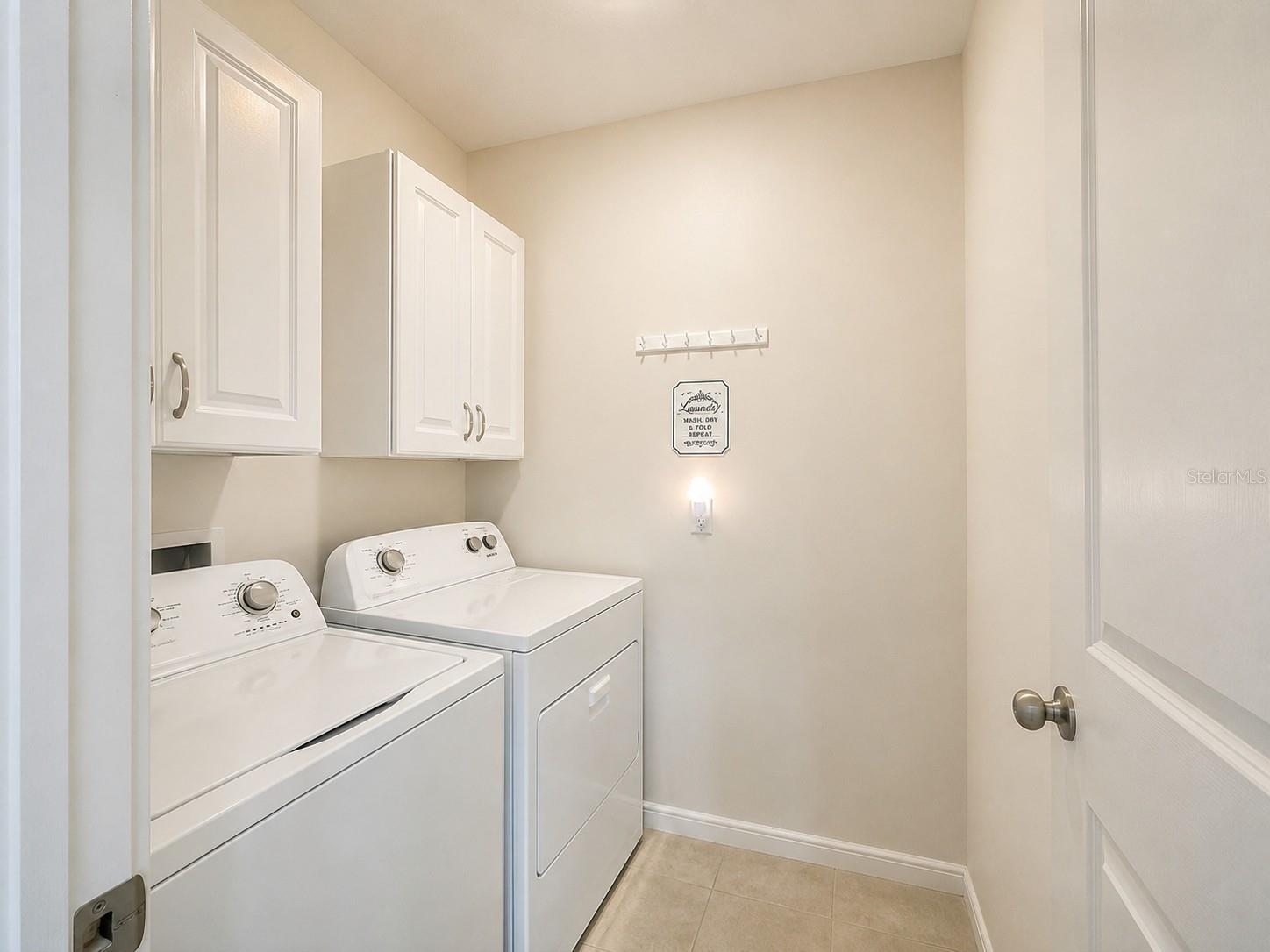 2711 NEVERLAND DR — photo 12