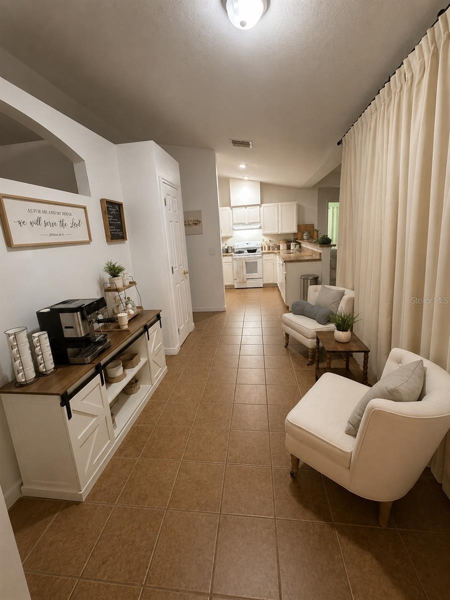 2113 N NORMANDY BLVD — photo 12