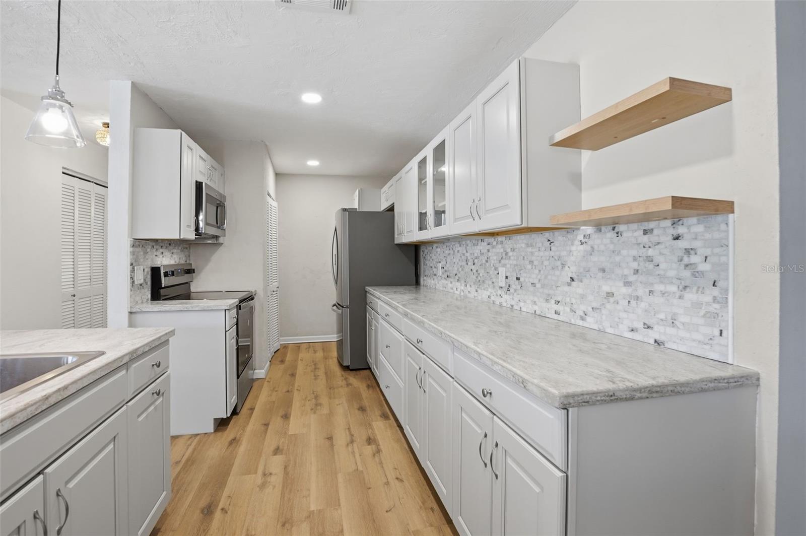 254 OLEANDER PL — photo 8