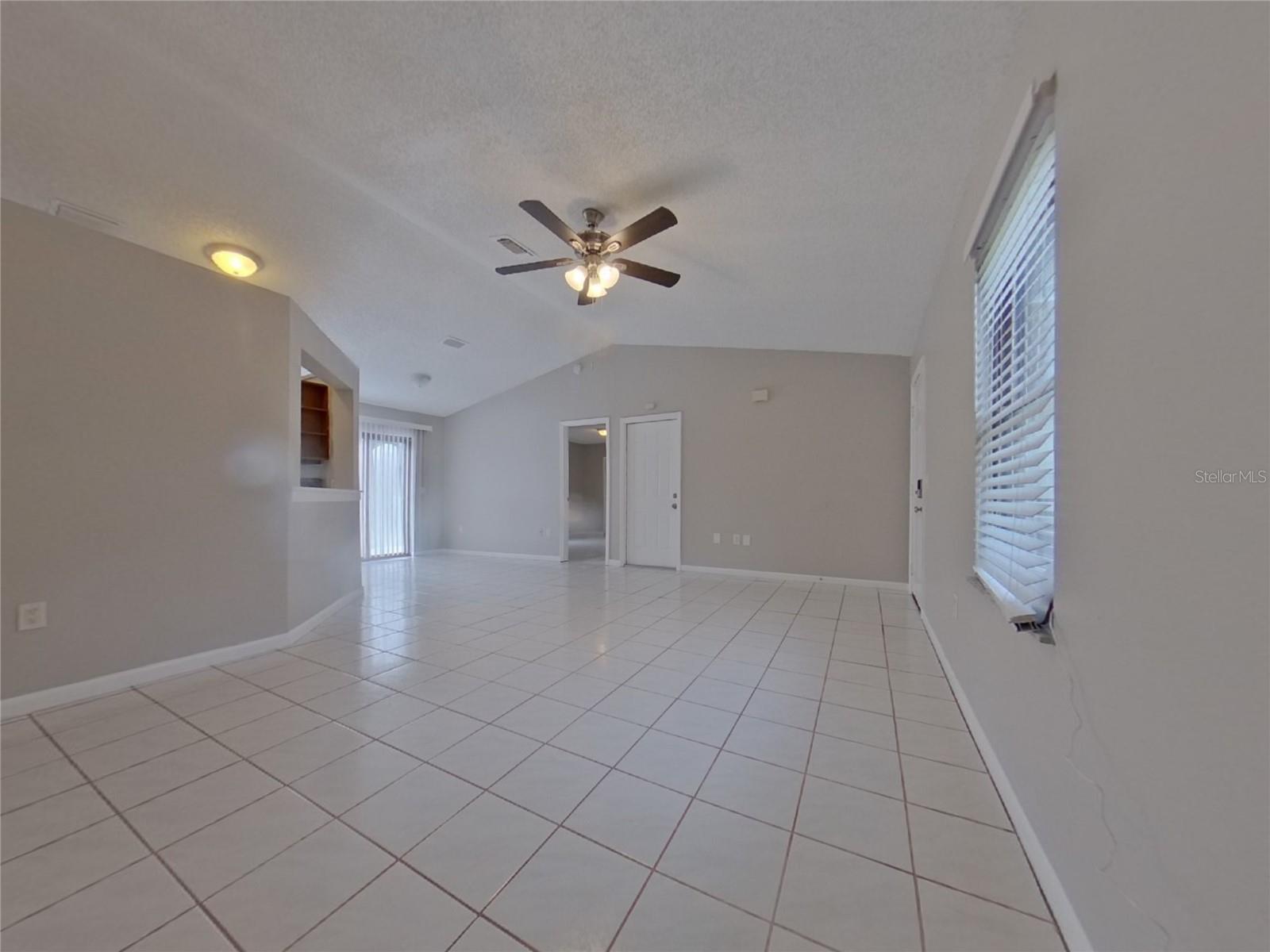 1627 PENDLETON ST — photo 11