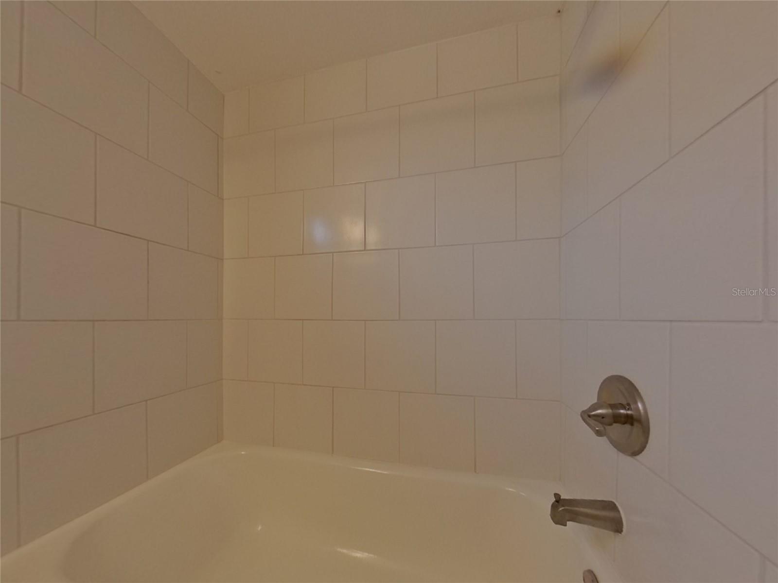 1627 PENDLETON ST — photo 7