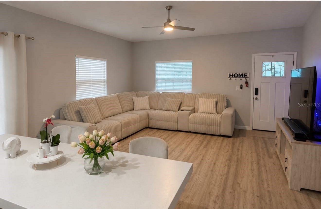 617 HOLMES AVE — photo 2